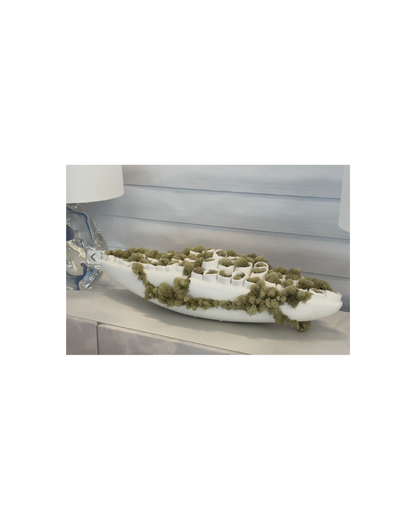 Oval and Circles Moss Centerpice - Green/White